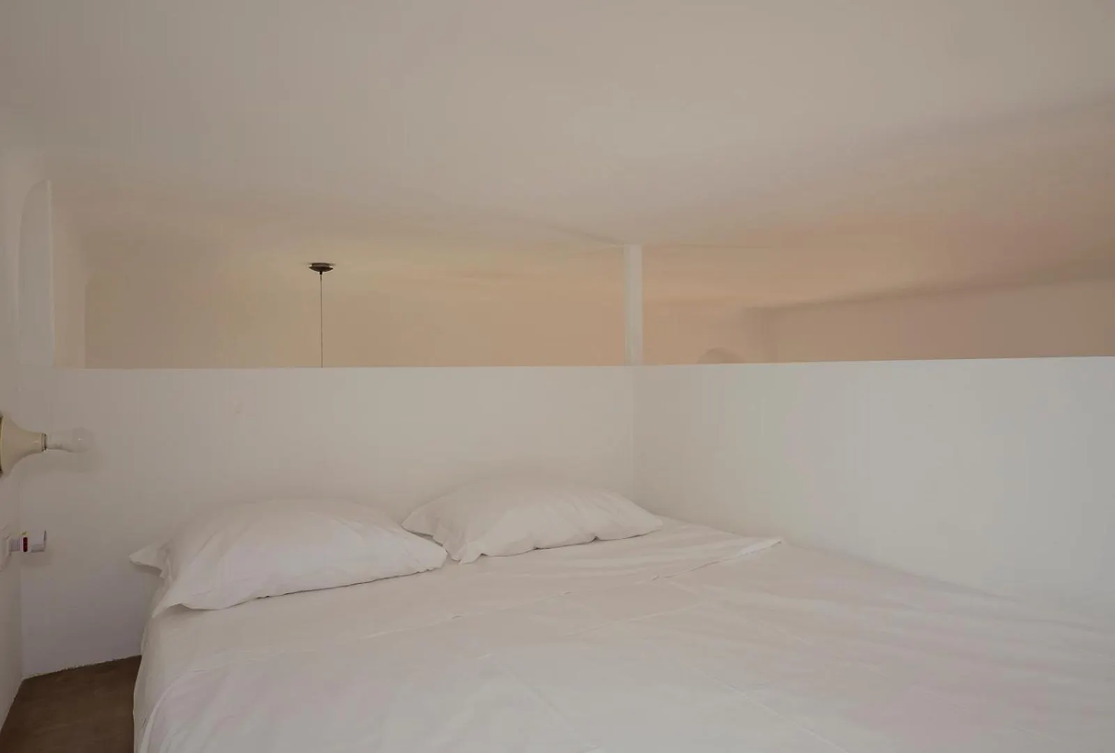 Xenia Apartments - Attic Studio Apartment In Chinatown Milánó