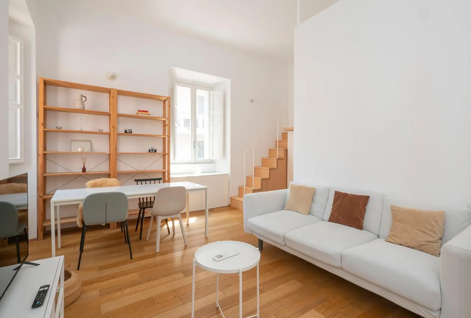 Xenia Apartments - Attic Studio Apartment In Chinatown Milánó